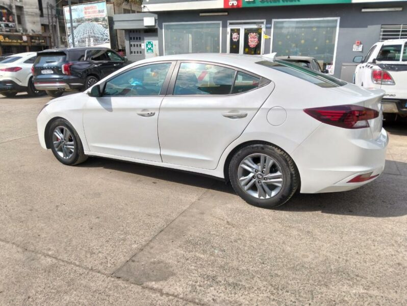 Location de berline Hyundai Elantra