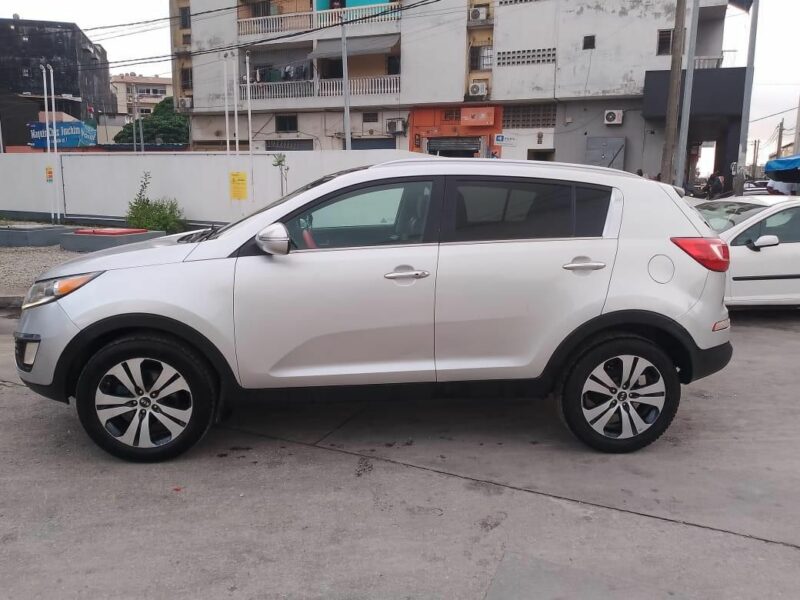 Location d'une Kia sportage 2013 sur Abidjan