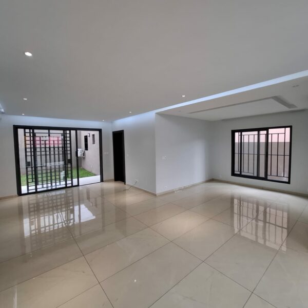 Location d'une Villa Duplex de 5 pièces sur Riviera Saint Viateur