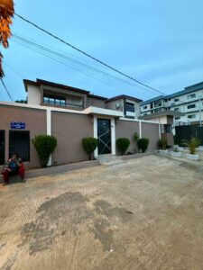 Location d'une villa duplex de 5 pièces sur Riviera bonoumin