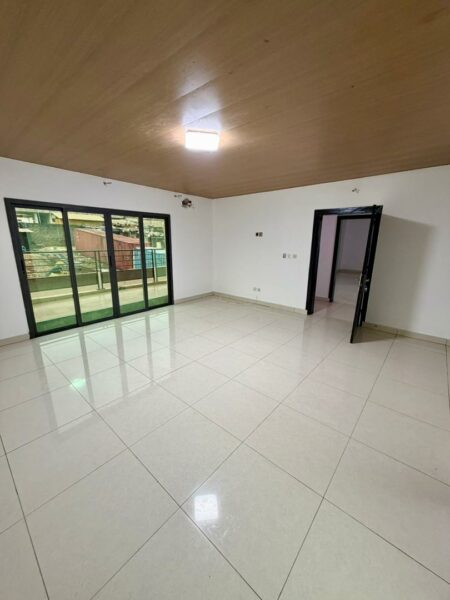 Location d'une villa duplex de 5 pièces sur Riviera bonoumin