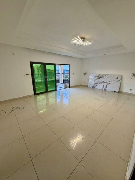 Location d'une villa duplex de 5 pièces sur Riviera bonoumin