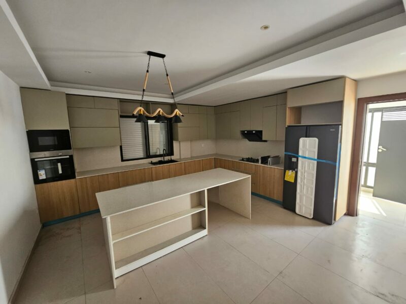Location d'une villa duplex de 7 pièces sur Cocody M'badon