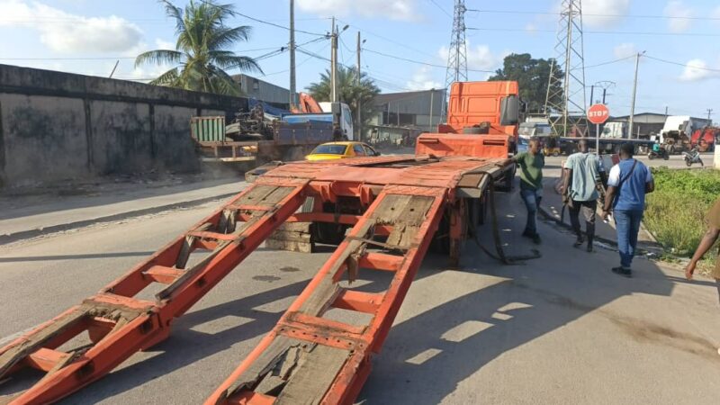 Location de camion DAF XF 105 pour vos travaux