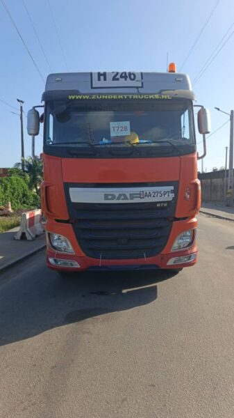 Location de camion DAF XF 105 pour vos travaux