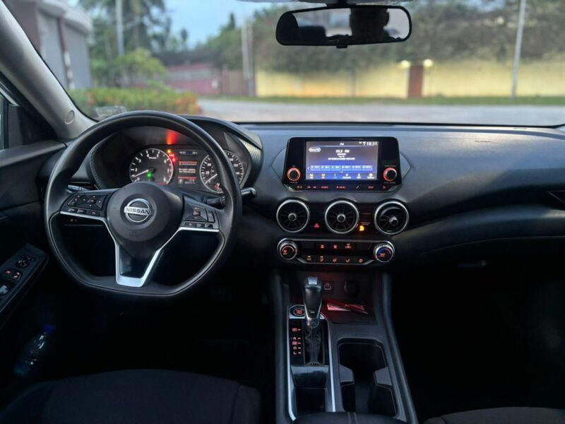 NISSAN SENTRA 2022 – DISPONIBLE EN LOCATION