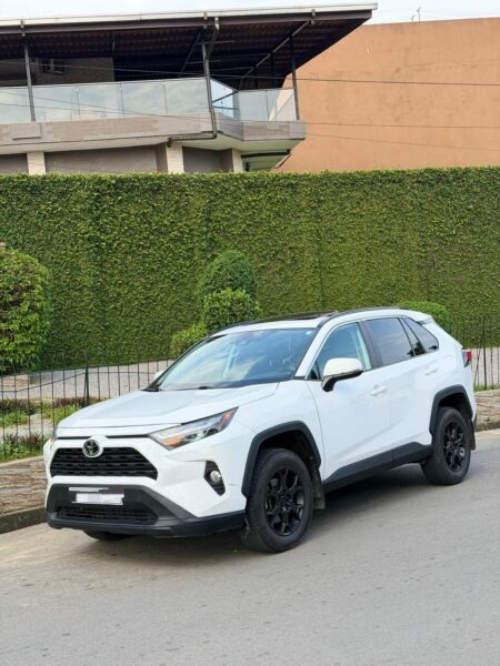 Location d'un SUV Toyota RAV4