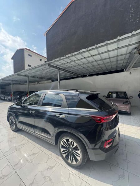 Location d'un SUV Bestune T77