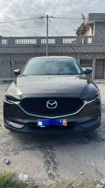 Location d'une Mazda CX5 sur Abidjan