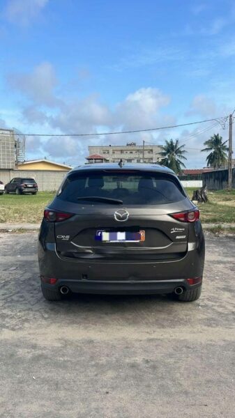 Location d'une Mazda CX5 sur Abidjan