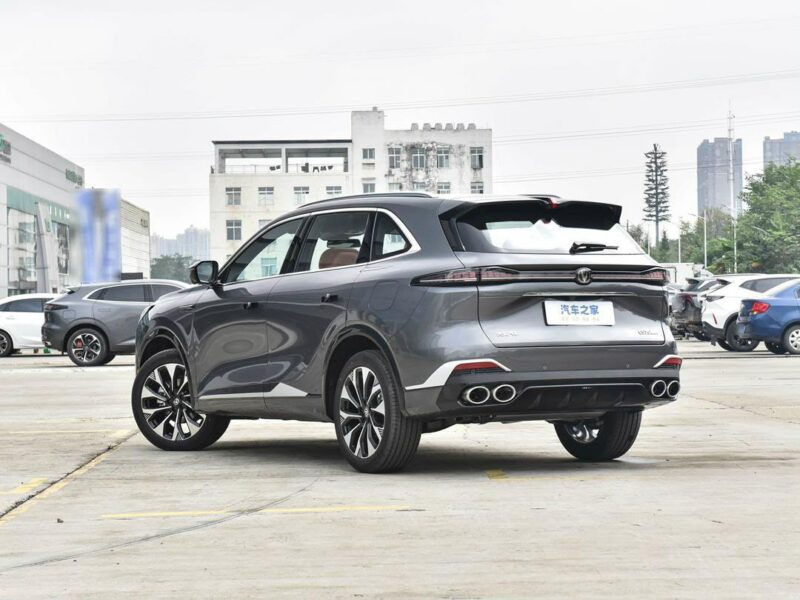 Location d'un SUV haut de game Changan sur Abdjan
