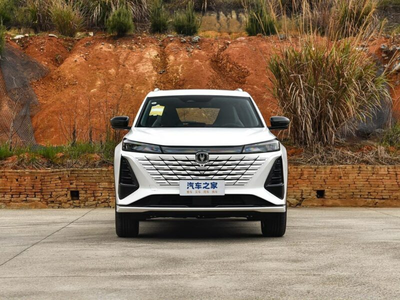 Location d'un SUV Changan sur Abidjan