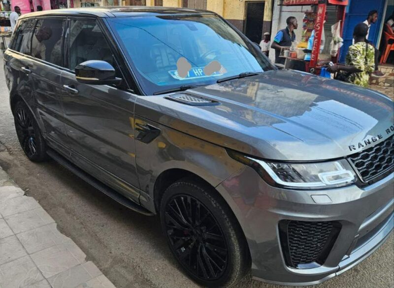 Location d'un SUV Range Rover Sport sur Abidjan