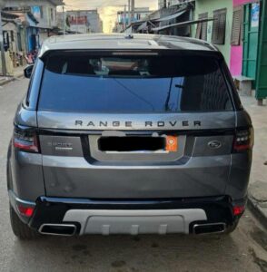 Location d'un SUV Range Rover Sport sur Abidjan